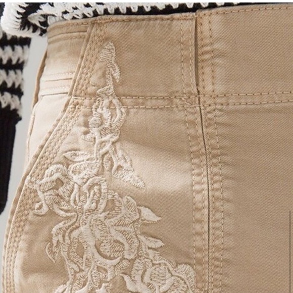 White House Black Market Mid-Rise Pret-a-Pedi Crop Embroidered Pants 6 - Picture 5 of 15